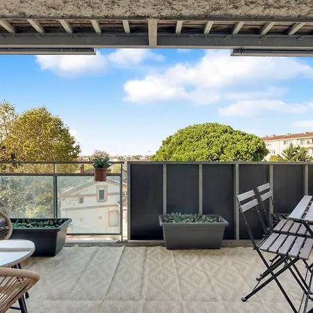 Apartment Cocon Urban - Parking - Proche Metro - Balcon