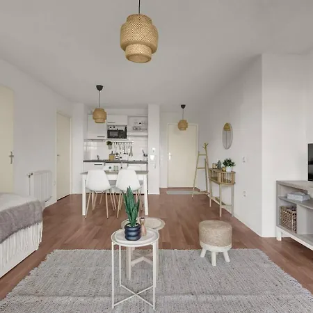Cocon Urban - Parking - Proche Metro - Balcon Апартаменты *